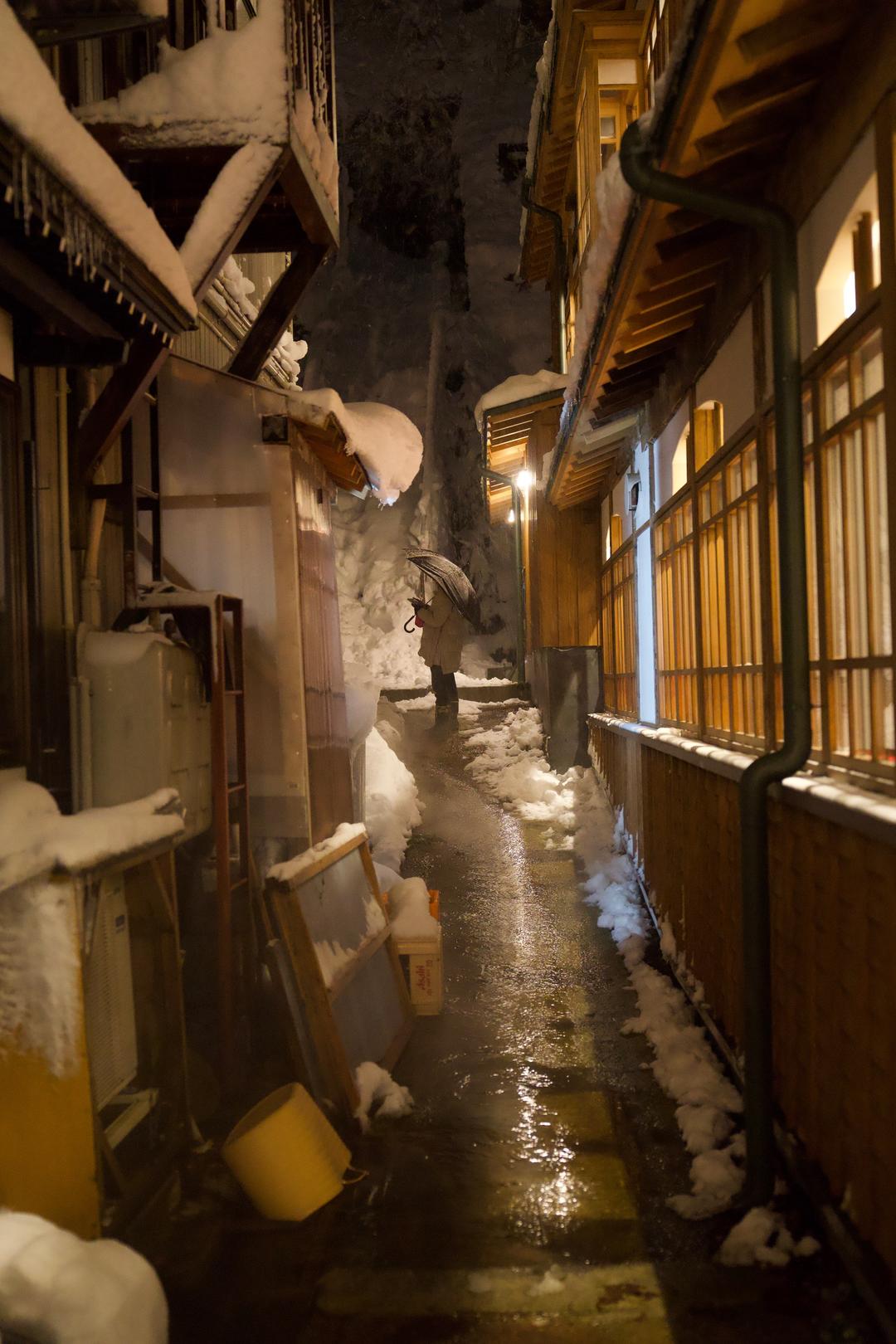 Narrow winter alley – Ginzan Onsen, Yamagata
