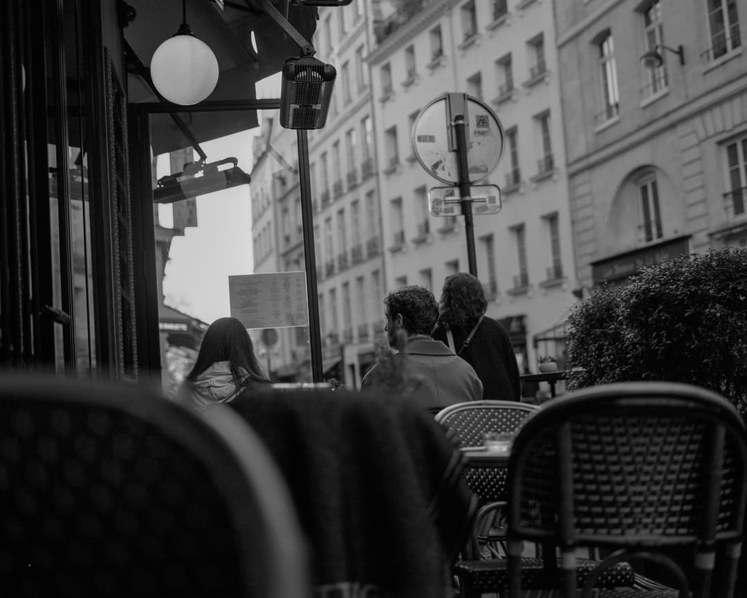 Cafe scene – Paris, France