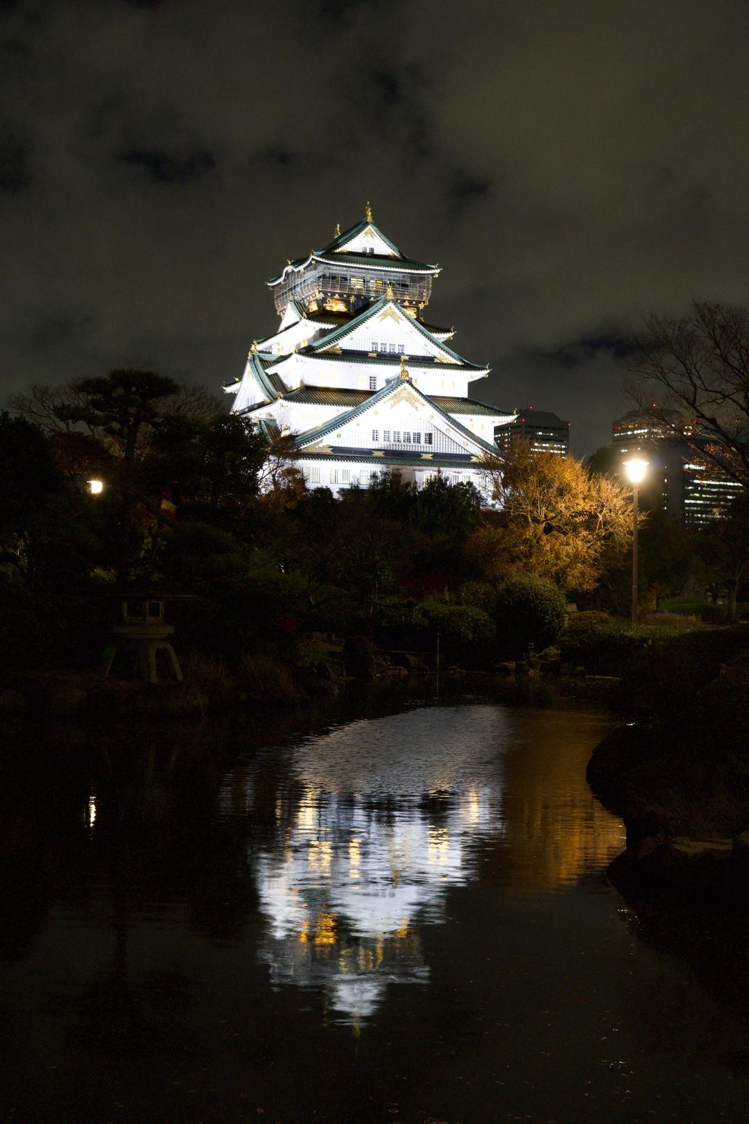 Castle reflection – Osaka, Japan