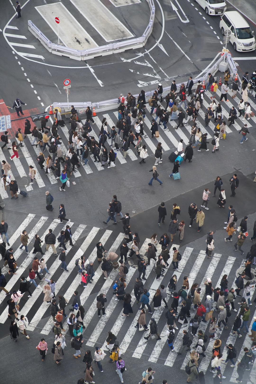Diagonal pedestrian crossing – Tokyo, Japan