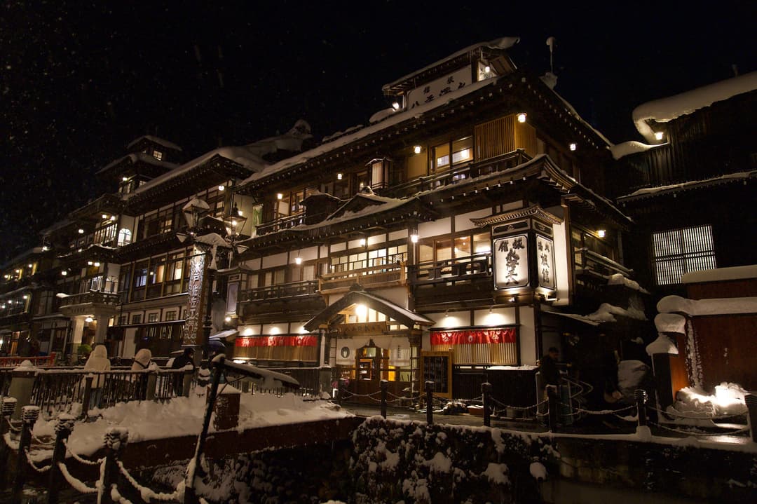 Illuminated inns – Ginzan Onsen, Yamagata