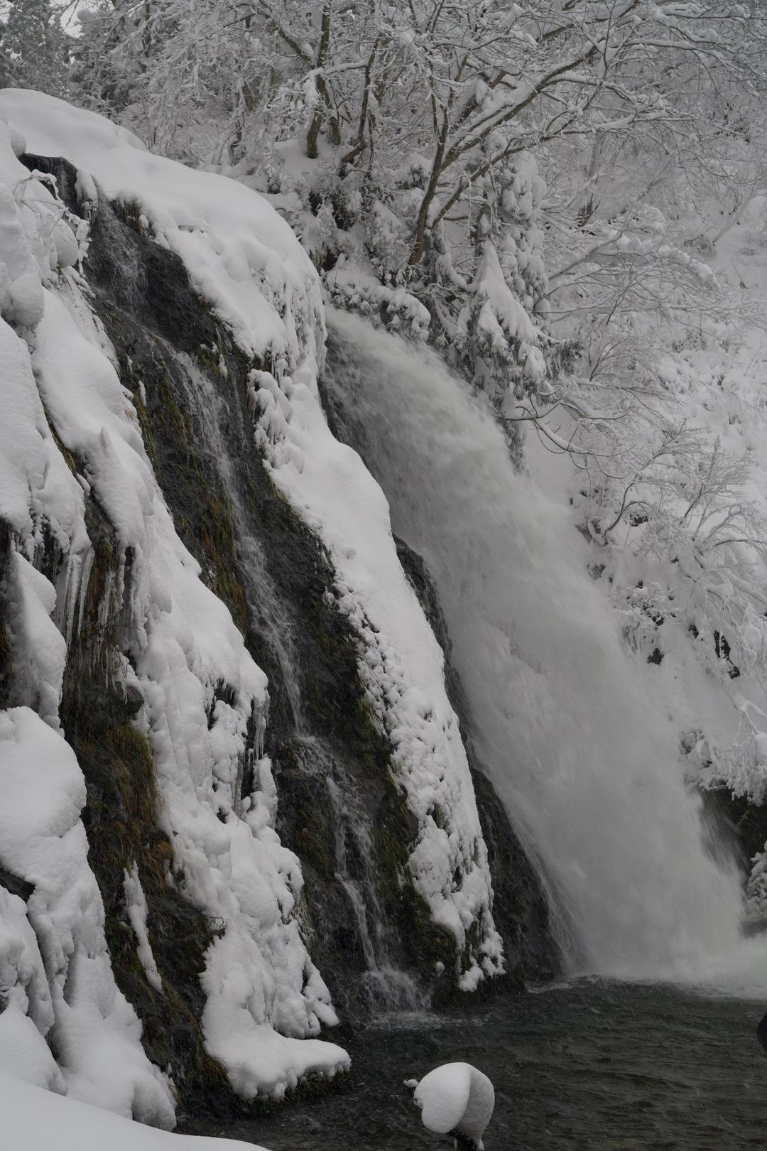 Snowy waterfall – Yamagata, Japan