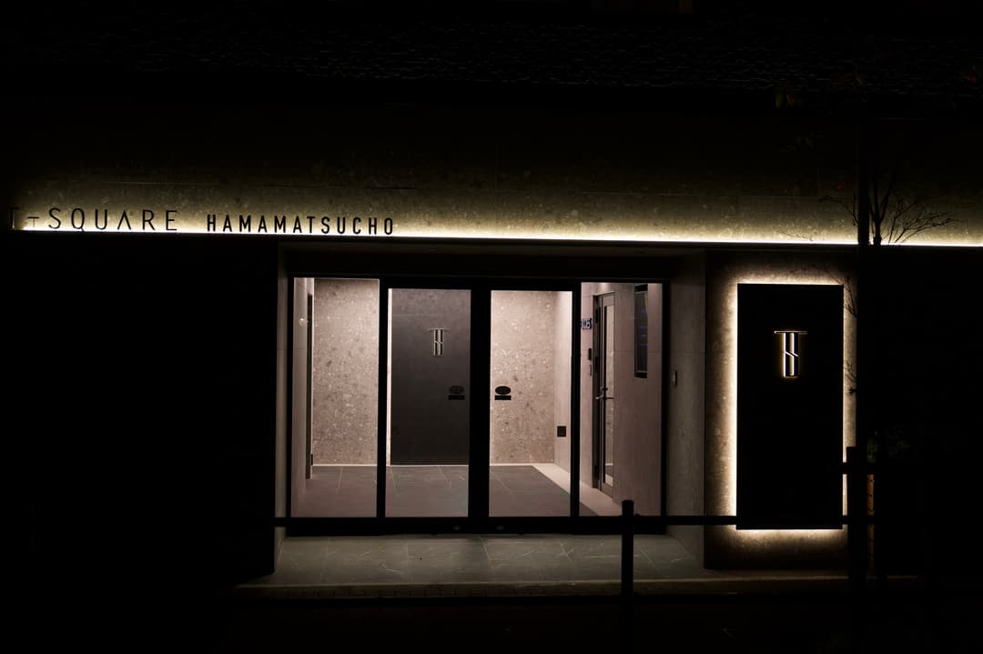 Quiet hotel entrance – Tokyo, Japan